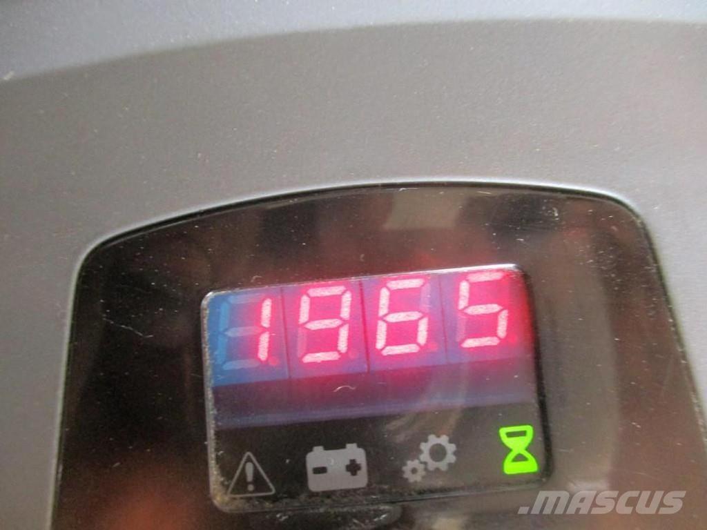 Toyota LPE200 Nisko podizni električni viličar sa platformu