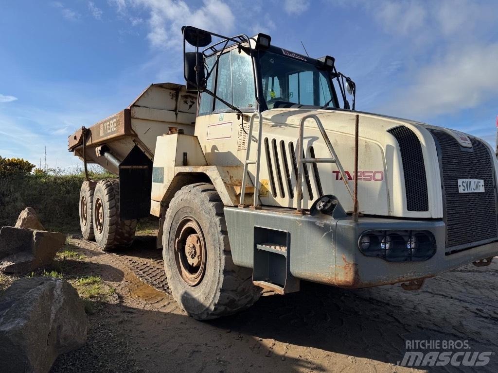 Terex TA 250 Zglobni demperi