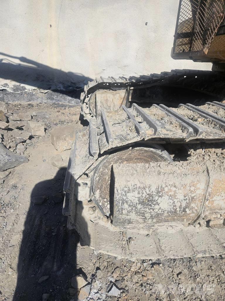 CAT 330 Bageri gusjeničari