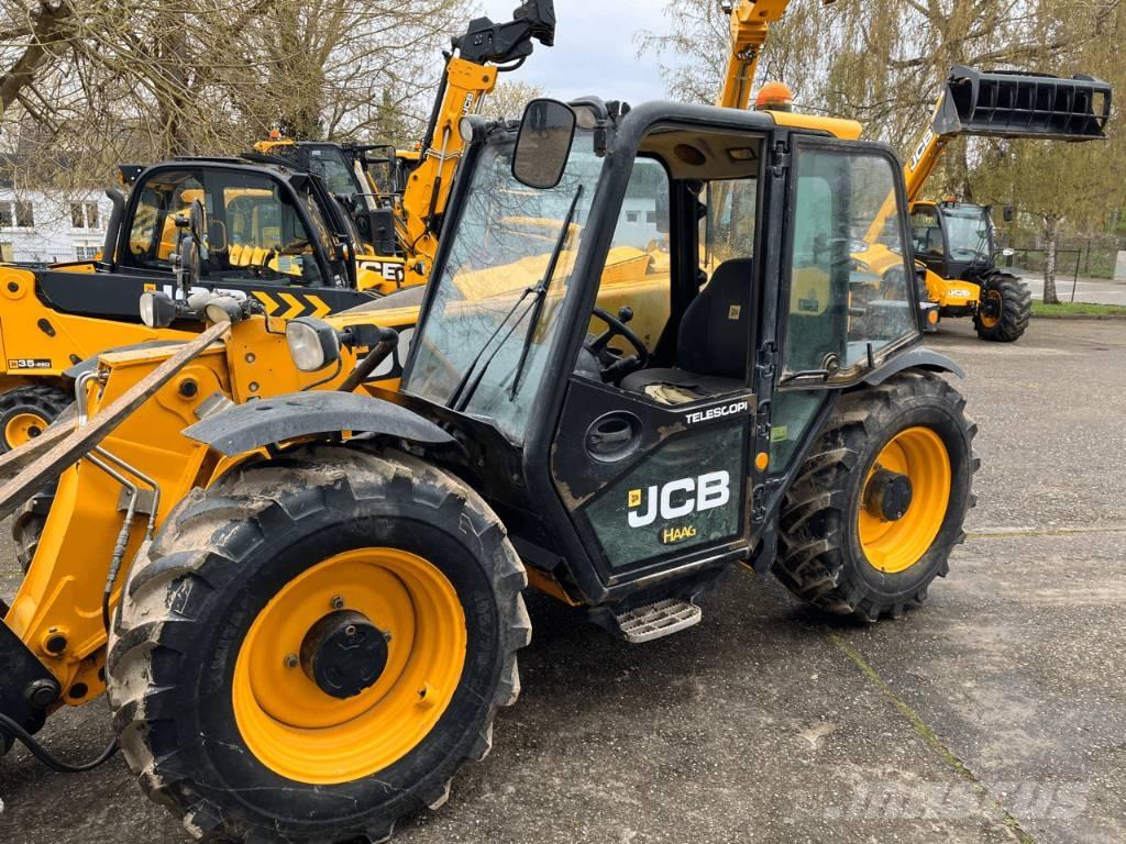 JCB 527-58 Poljoprivredni teleskopski utovarivači