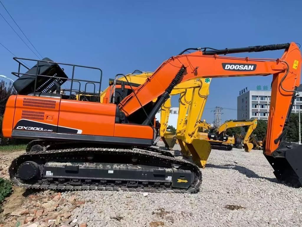 Doosan 300 Bageri gusjeničari