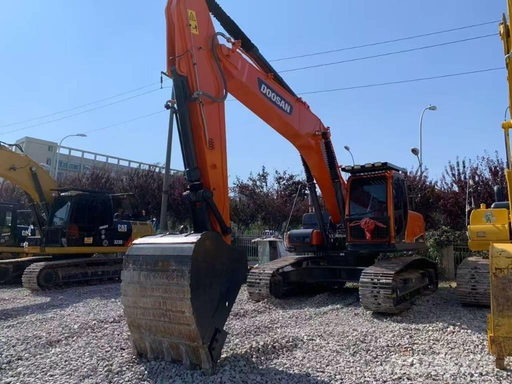Doosan 300 Bageri gusjeničari