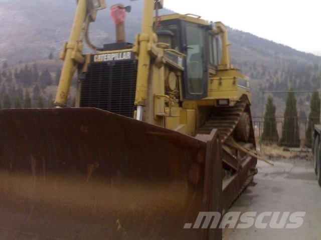 CAT D8R Buldožeri gusjeničari