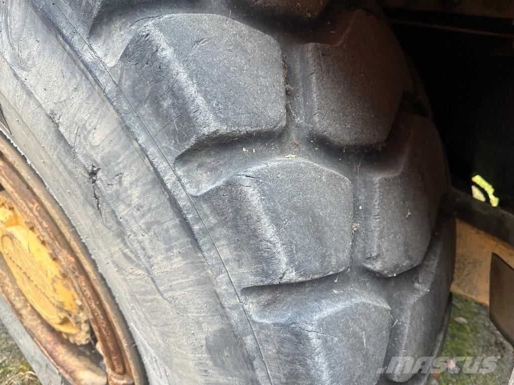 Volvo BM A25 6x6 Zglobni demperi