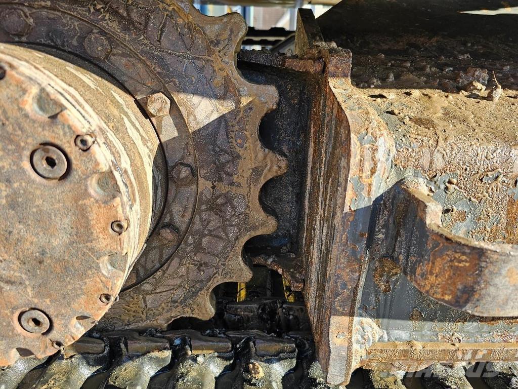 New Holland E80 Midi bageri 7t – 12t