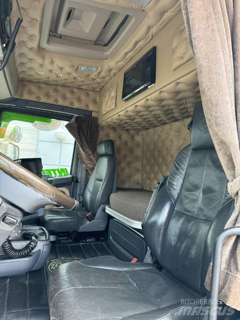 Scania R 520 LB8x4*4 Rol kiper kamioni s kukama za dizanje