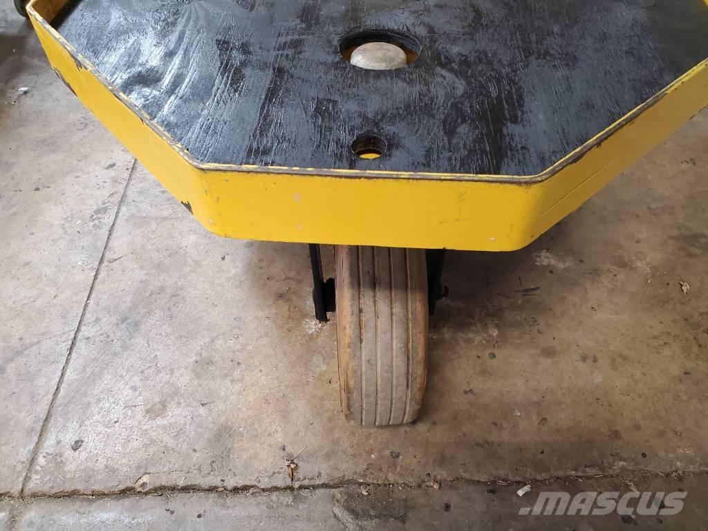 Taylor-Dunn SC090 Vučna vozila