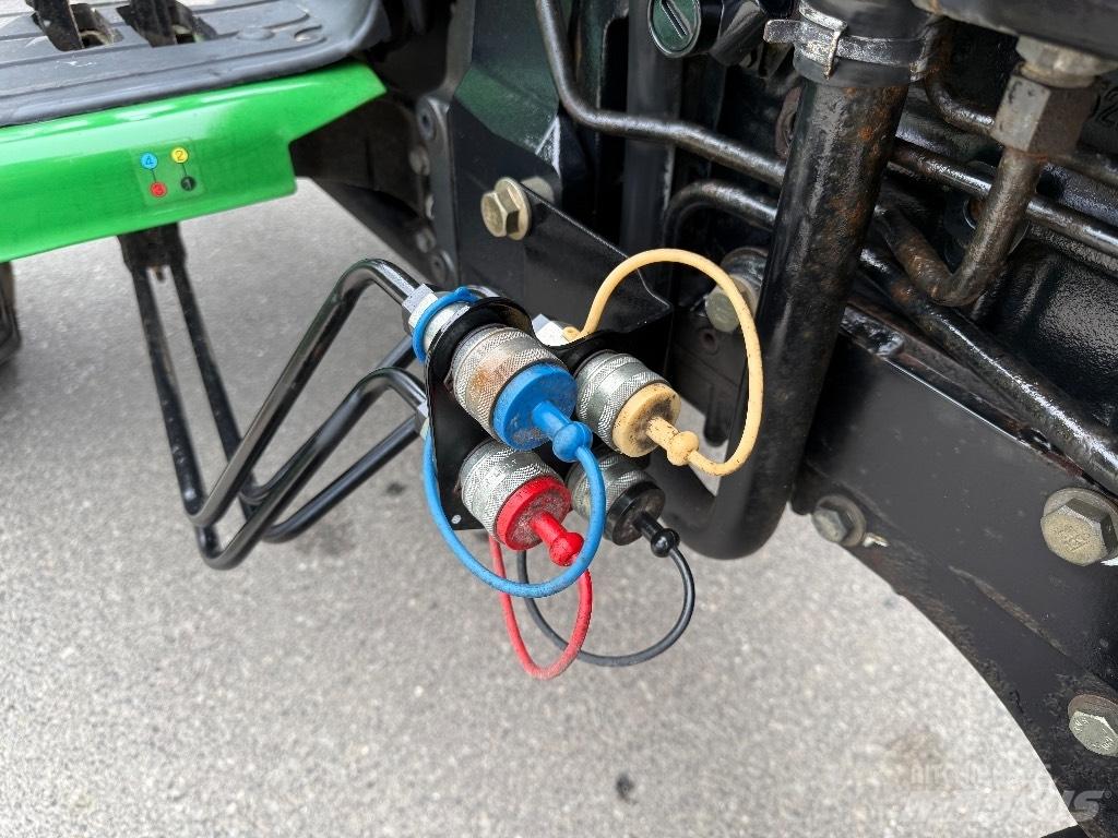 John Deere 4520 Kompaktni (mali) traktori