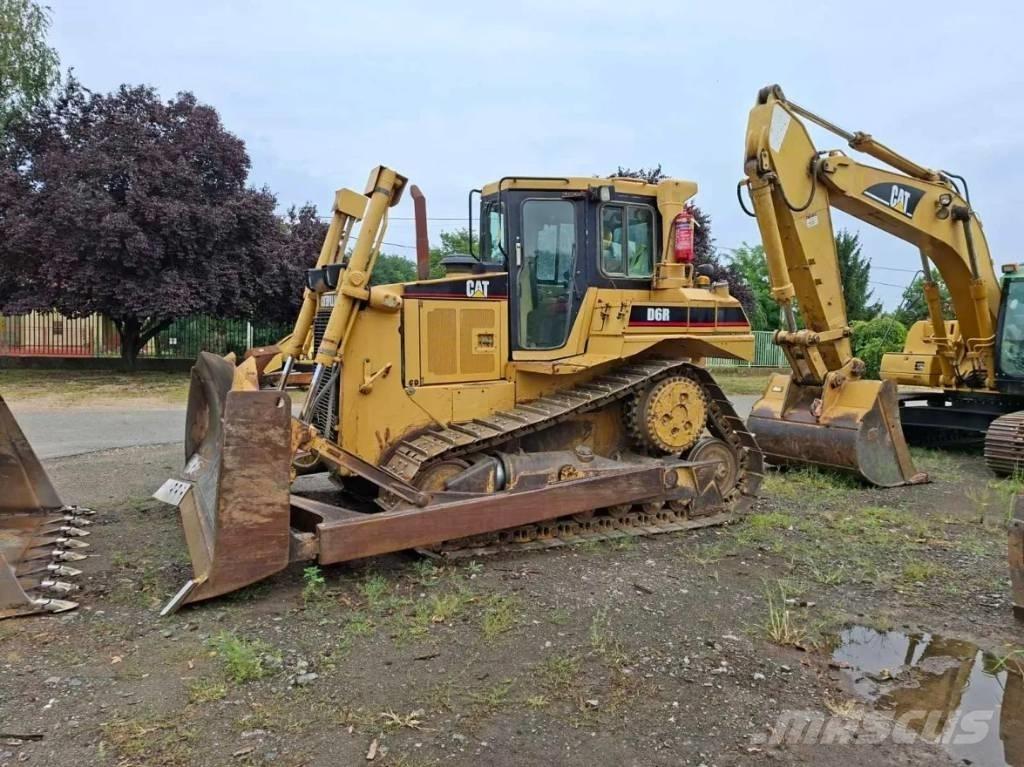 CAT D 6 R Buldožeri gusjeničari