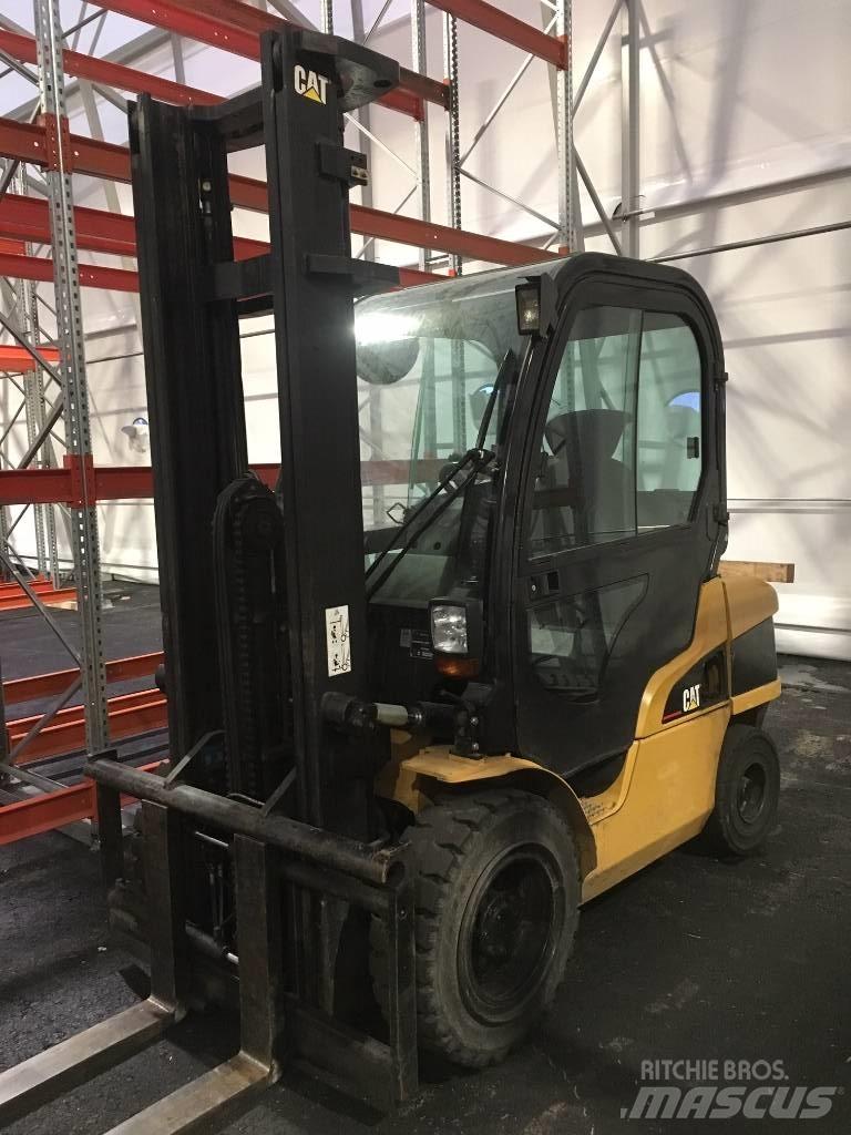 CAT DP 35 N Dizelski viličari