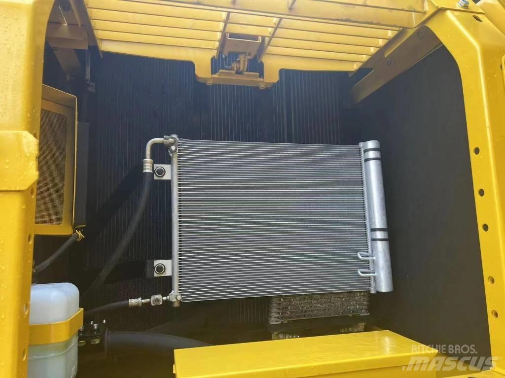 Komatsu PC 130 Bageri gusjeničari