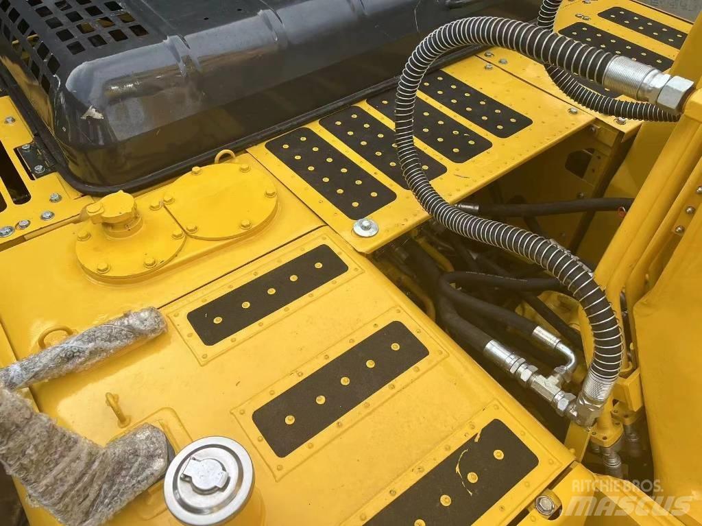 Komatsu PC 130 Bageri gusjeničari