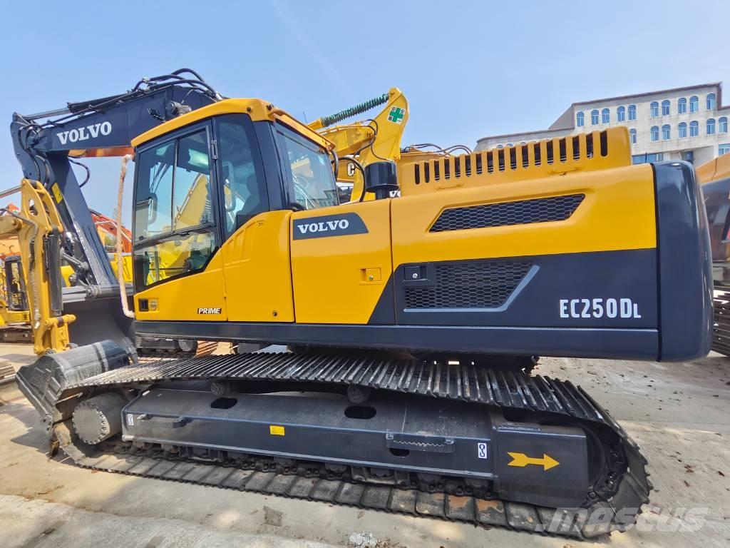 Volvo EC 250 D L Bageri gusjeničari