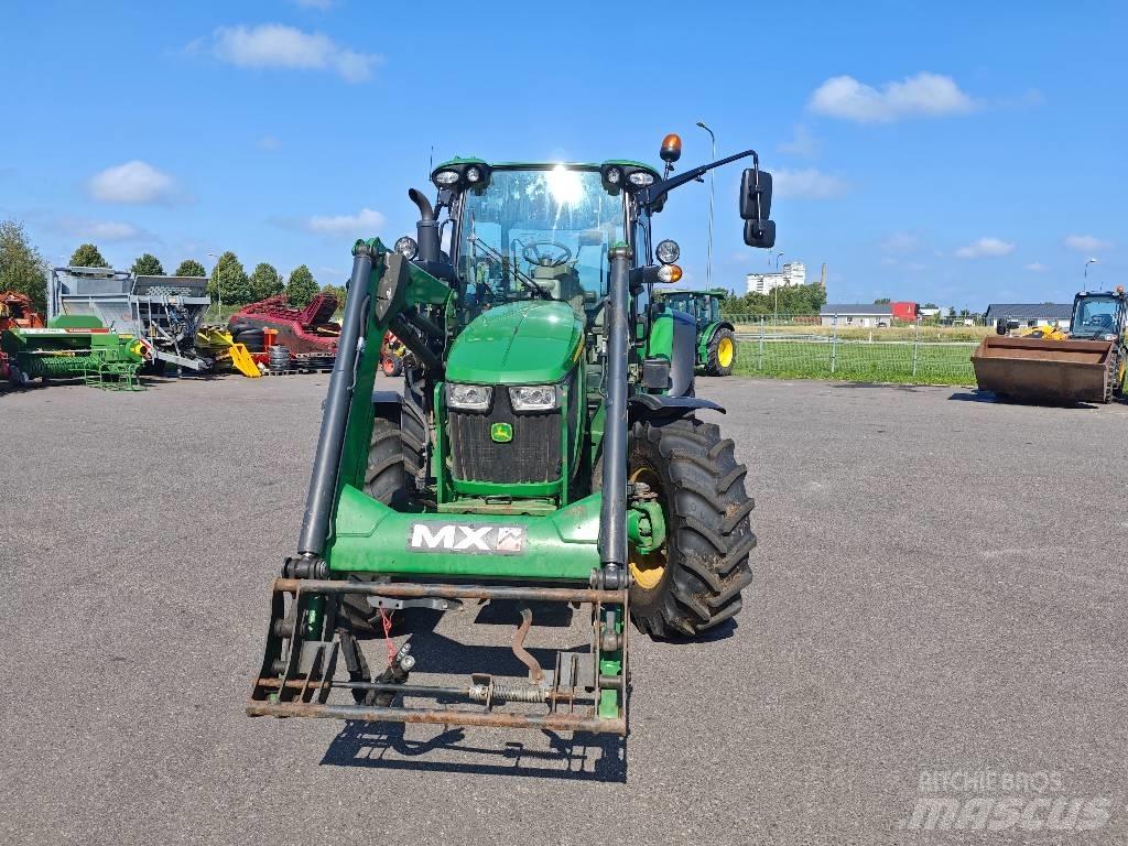 John Deere 5115 R Traktori