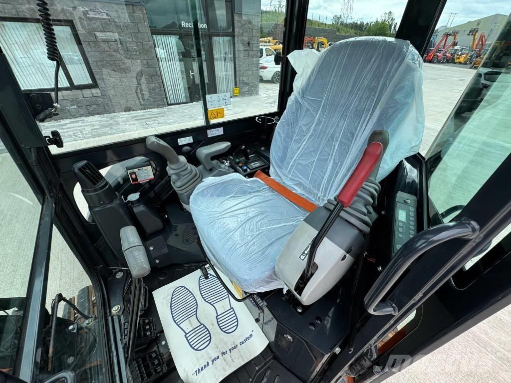 Hitachi ZX 26 U-6CLR Mini bageri <7t