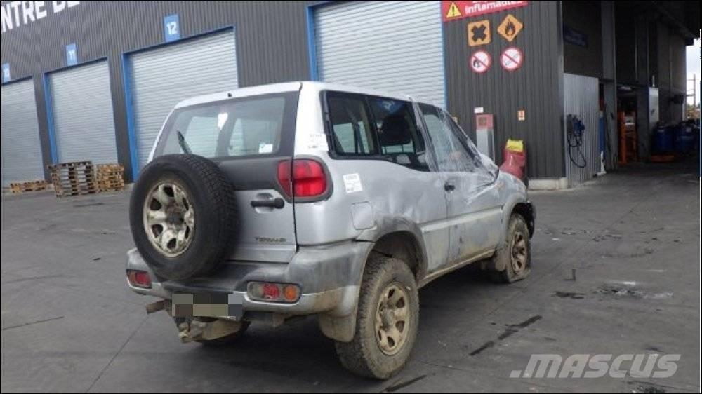 Nissan Terrano II Automobili