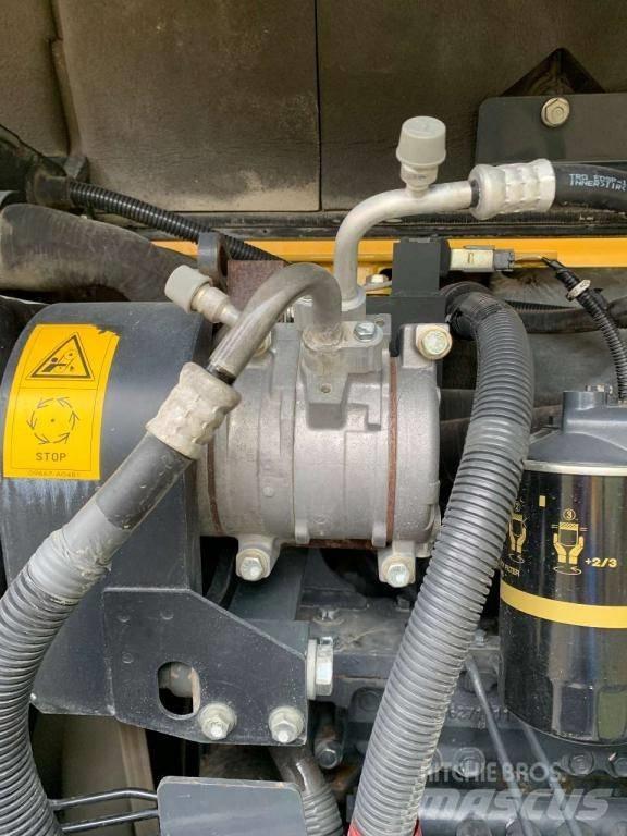 Komatsu PC88MR-8 Bageri gusjeničari