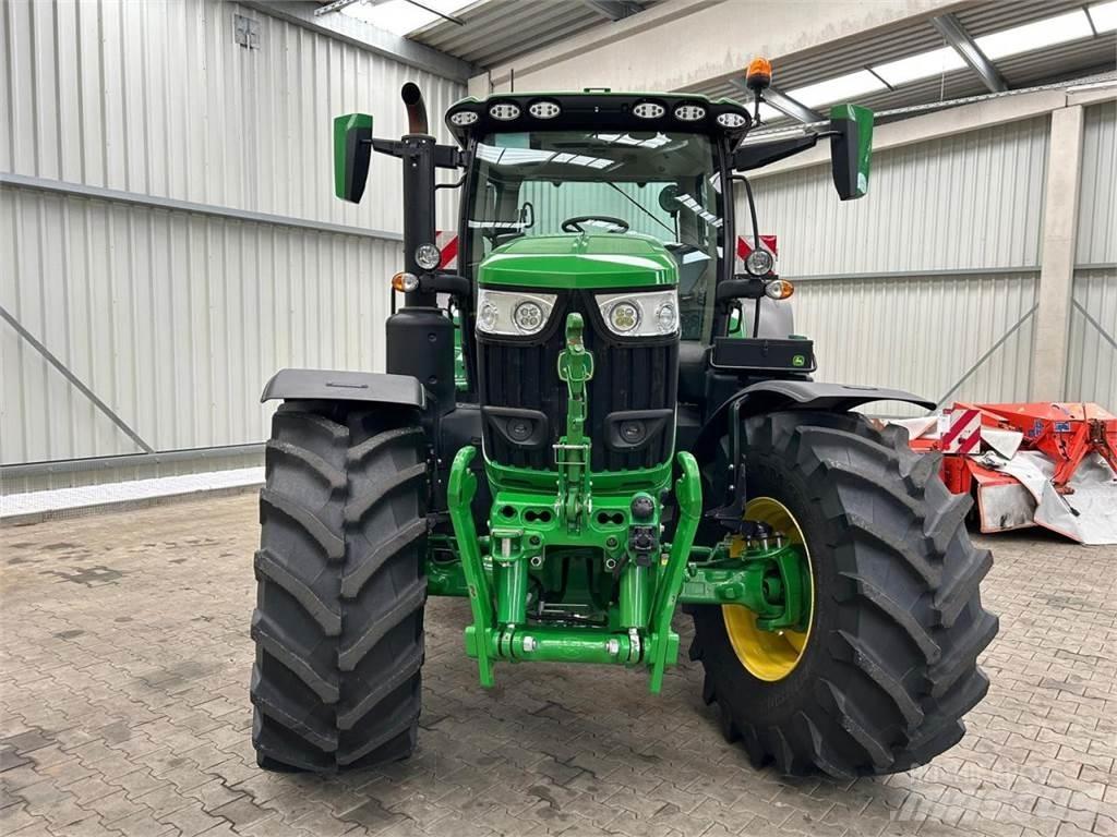 John Deere 6R 215 Traktori