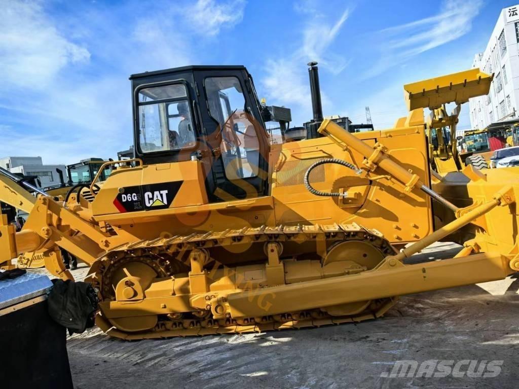 CAT D6G Buldožeri gusjeničari