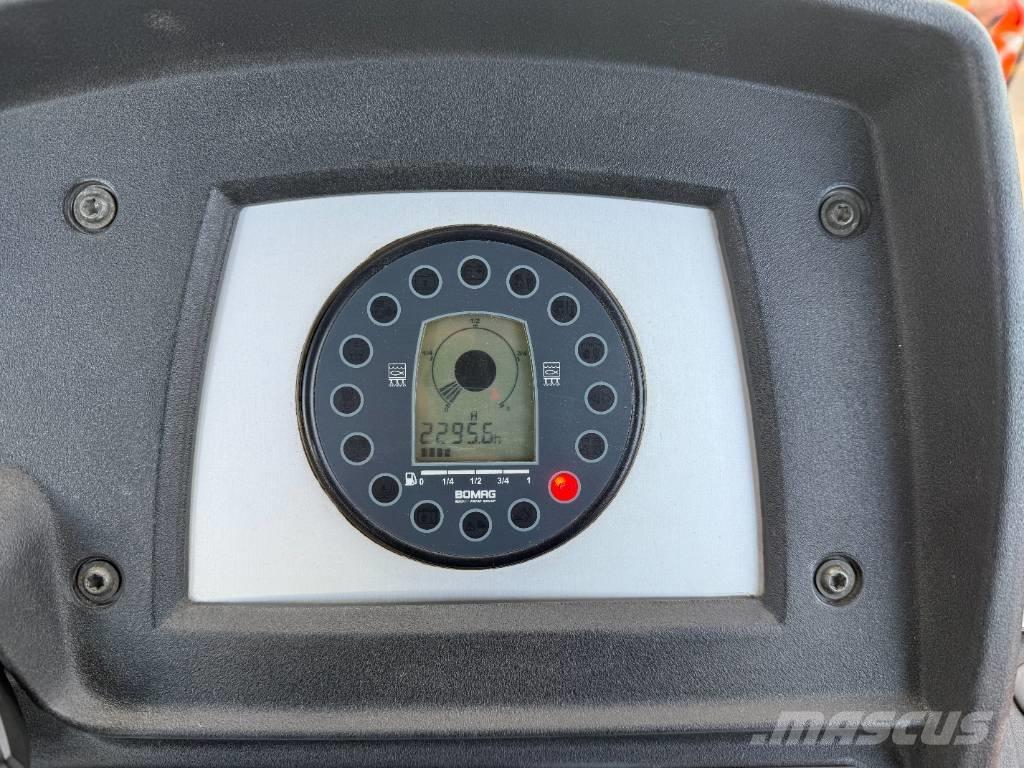 Bomag BW 154 AP-4 Valjci sa dvojnim bubnjem