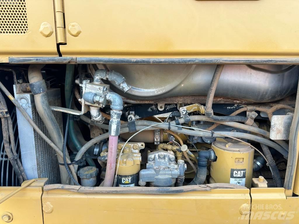 CAT D 6 N XL Buldožeri gusjeničari