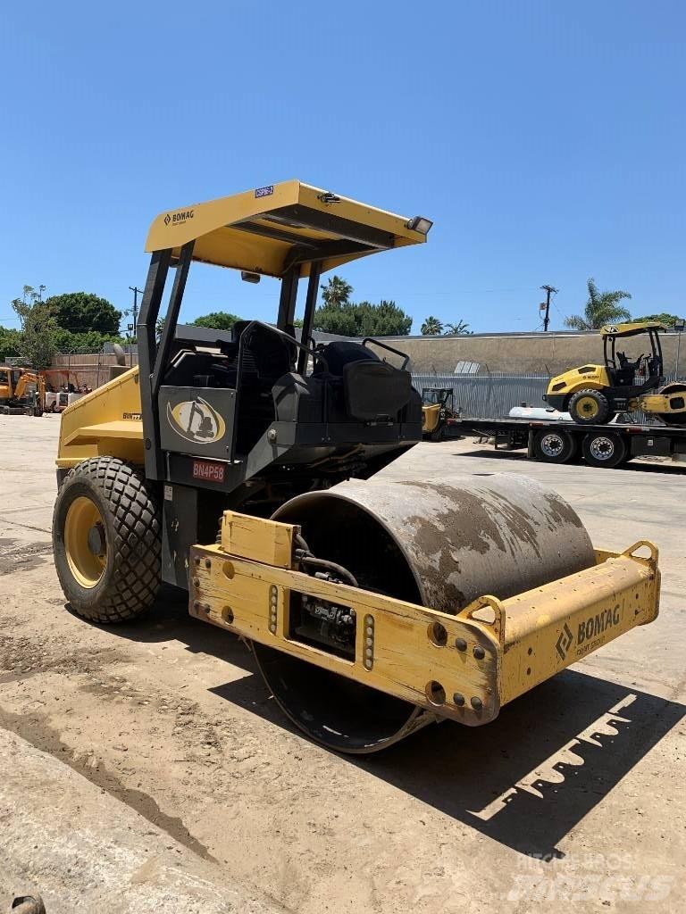 Bomag BW 177DH-50 Valjci sa jednim bubnjem