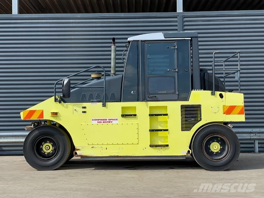 Ammann AP 240 Gumeni valjci na kotačima