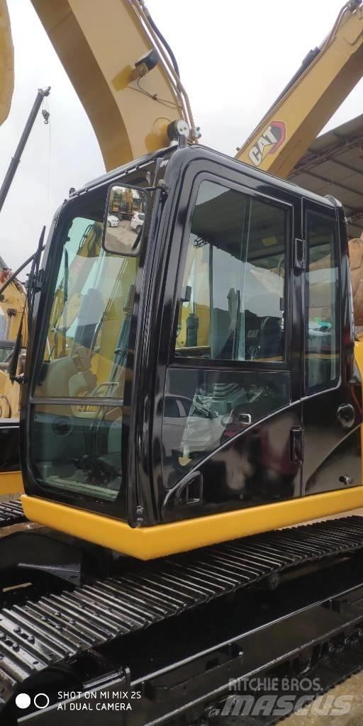 CAT 2021 CAT 313D2GC Bageri na kotačima