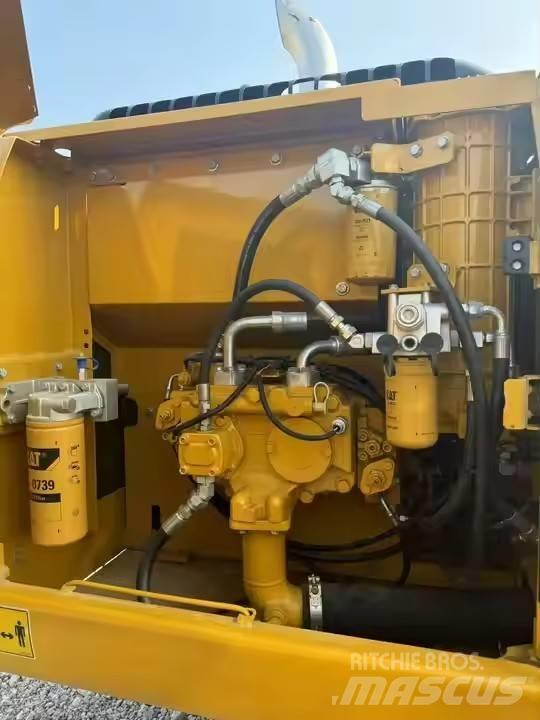 CAT CAT323D2L Midi bageri 7t – 12t