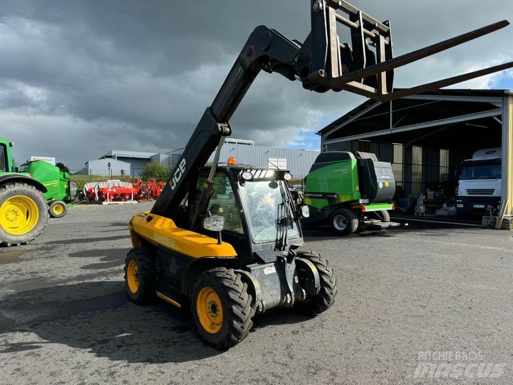 JCB 516 40 COMPACT Poljoprivredni teleskopski utovarivači