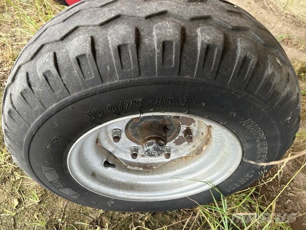 Lely LOTUS 1020 Okretači i sakupljači sijena