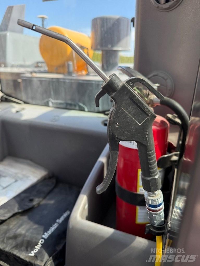 Volvo EC 220 EL Bageri gusjeničari