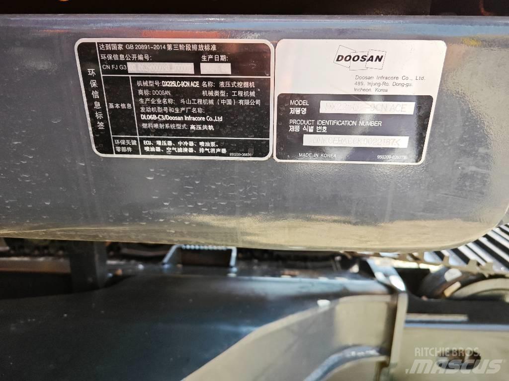 Doosan 225 LC Bageri gusjeničari