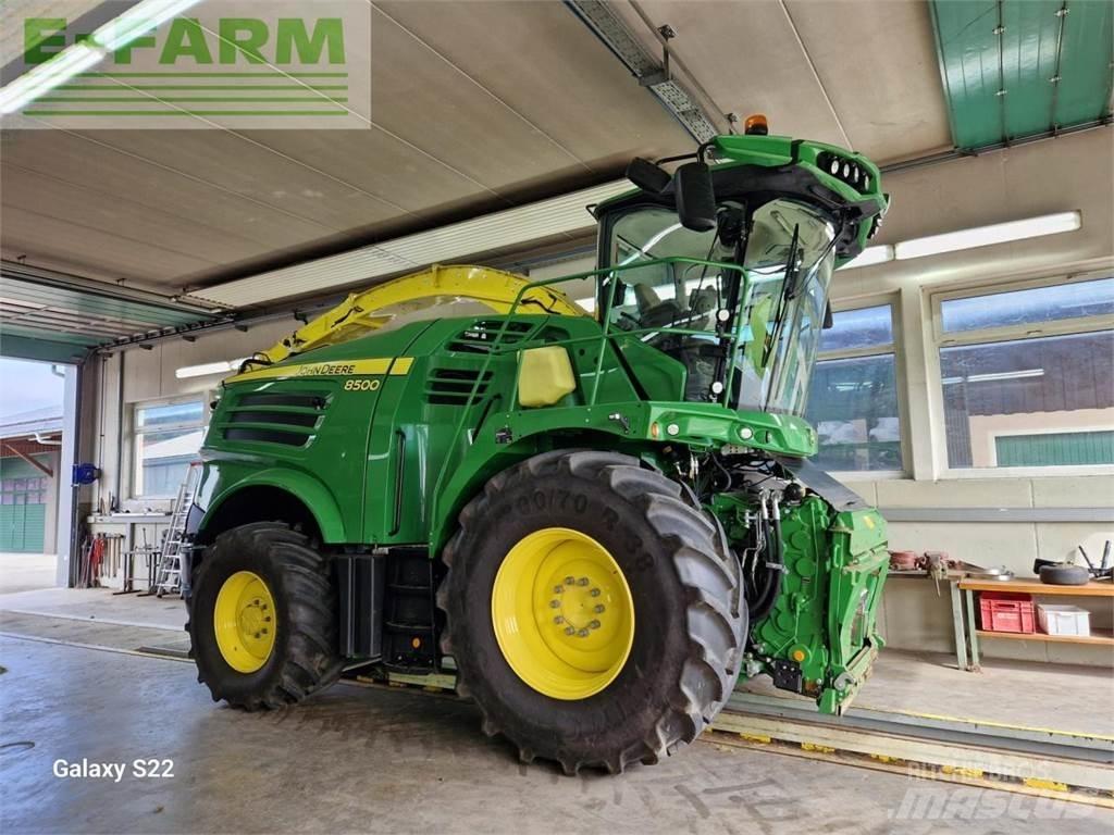 John Deere 8500 Strojevi za krmu na vlastiti pogon