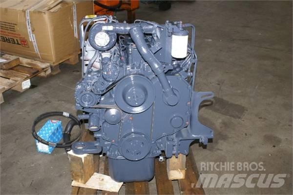 Komatsu S6D102E Motori