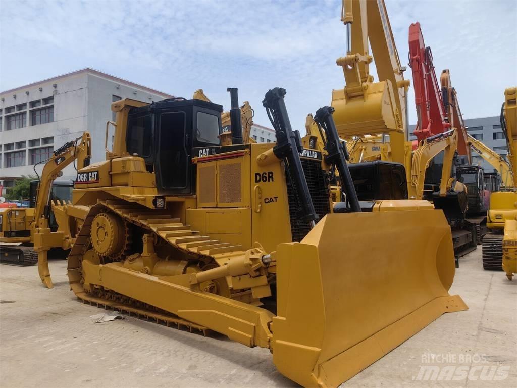 CAT D 6 R Buldožeri gusjeničari