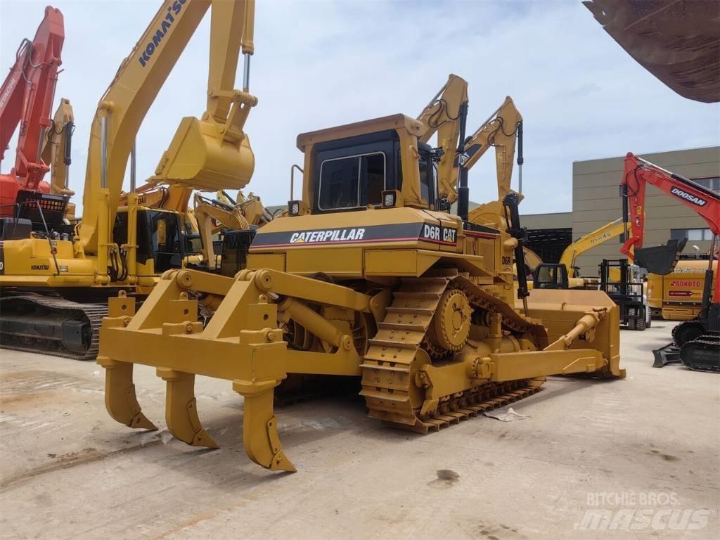 CAT D 6 R Buldožeri gusjeničari