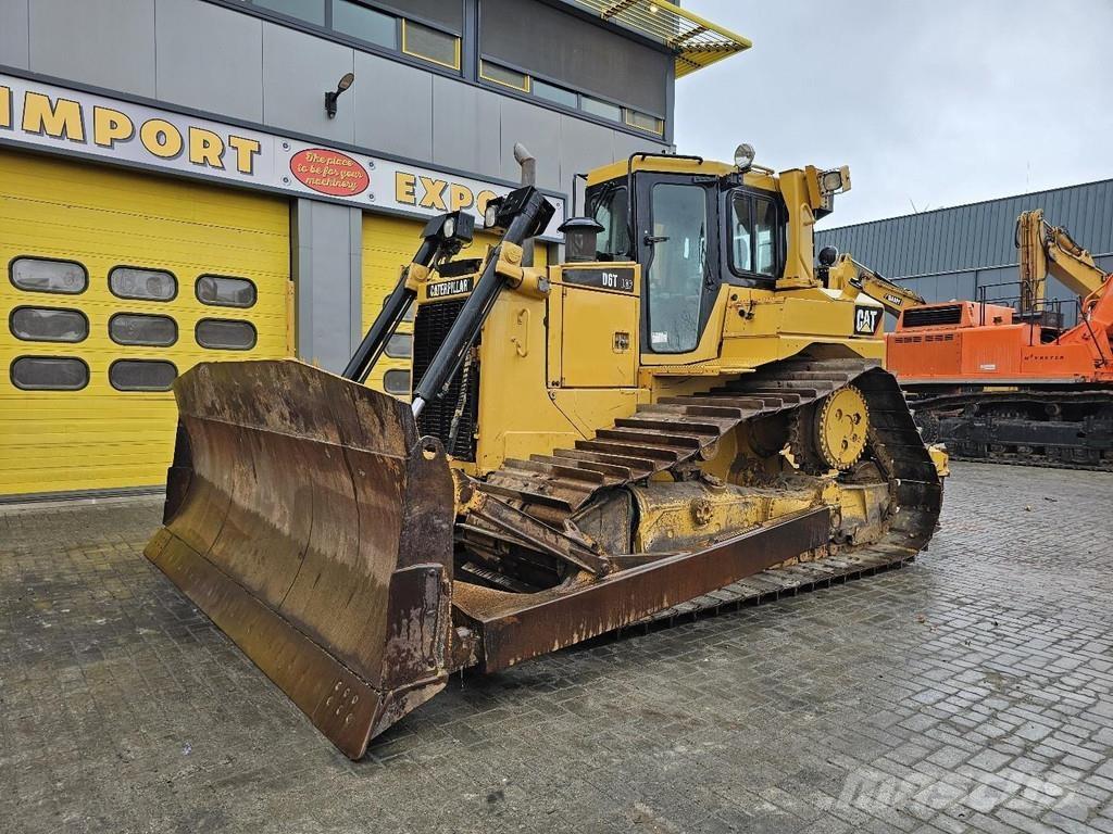 CAT D6T Buldožeri gusjeničari