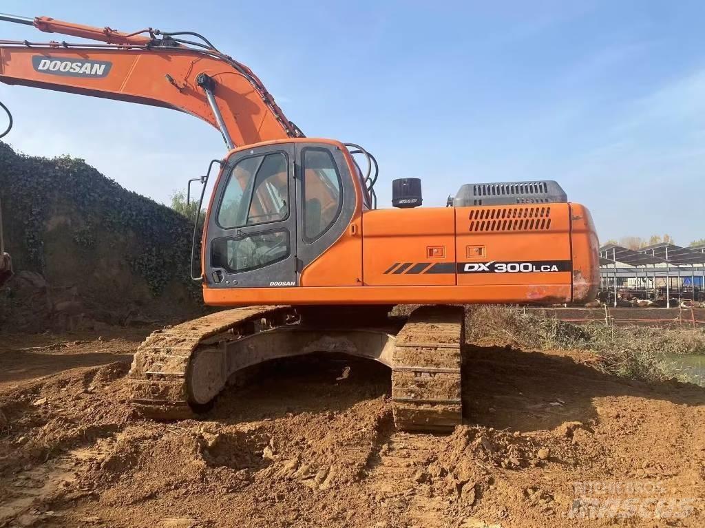 Doosan DX 300 LC Bageri gusjeničari