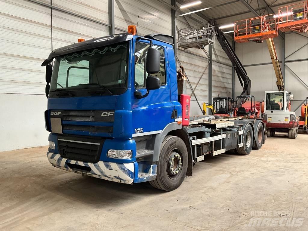 DAF CF 85.360 Rol kiper kamioni s kukama za dizanje