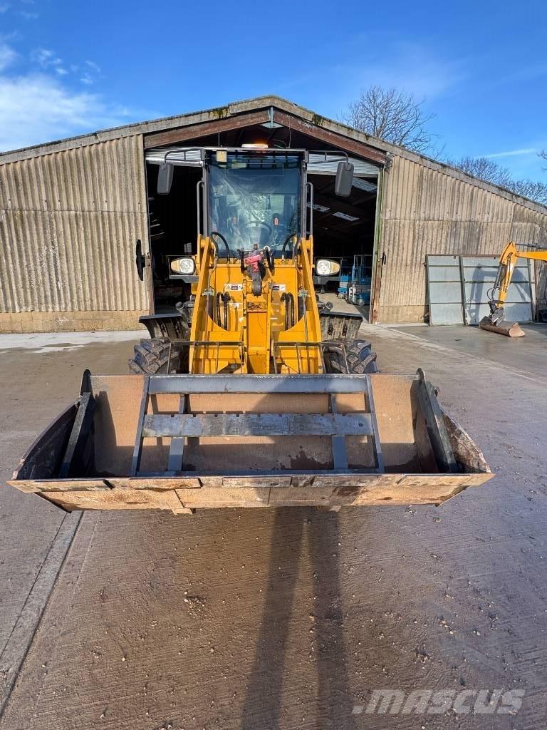 HZM 825 Utovarivači na kotačima