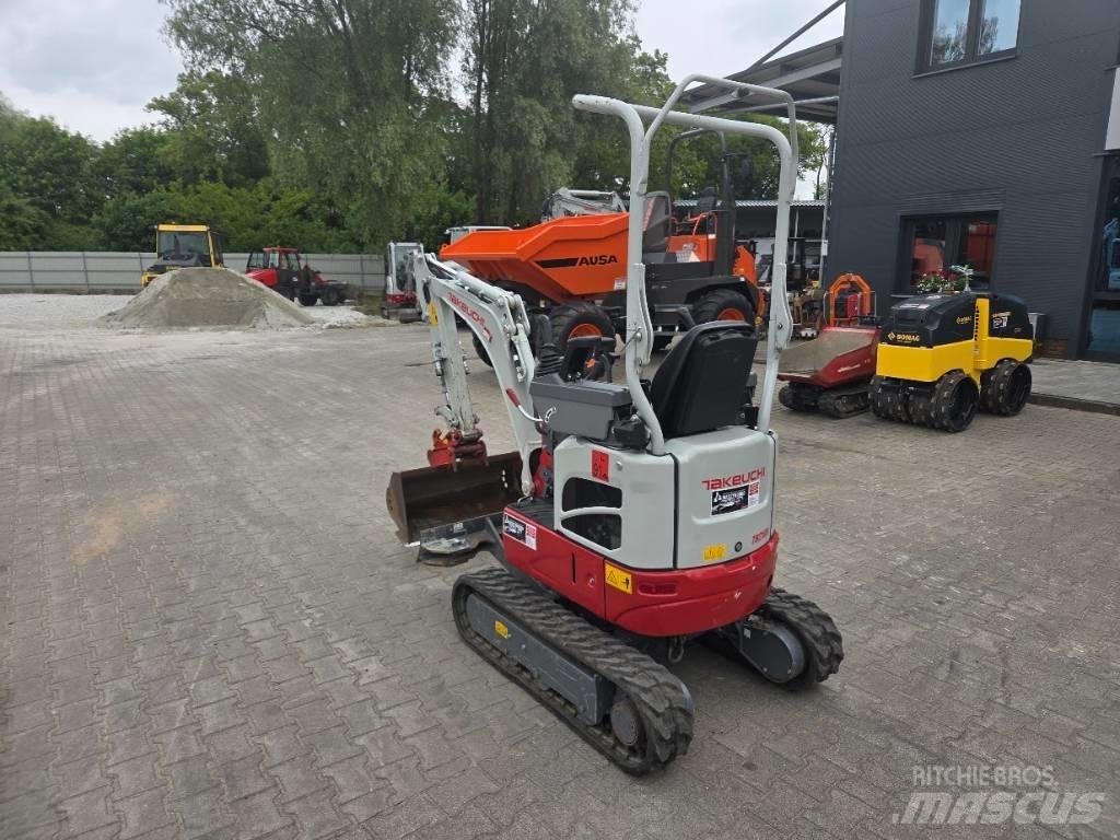 Takeuchi TB 210 R Mini bageri <7t