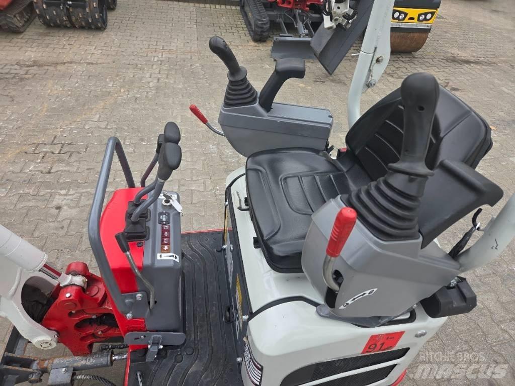 Takeuchi TB 210 R Mini bageri <7t