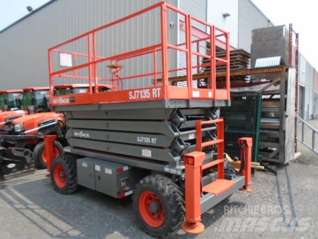 SkyJack SJ 7135 RT Škaraste platforme