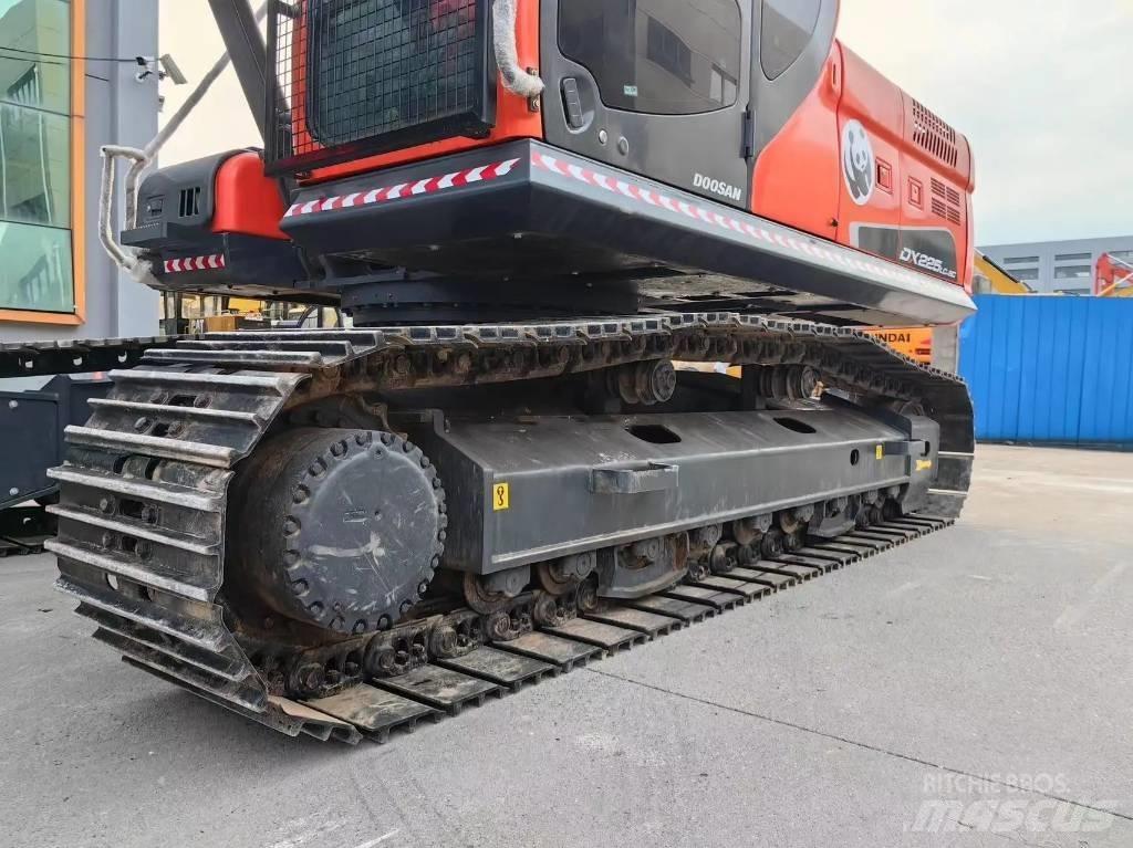 Doosan DX225LC-9C Bageri gusjeničari