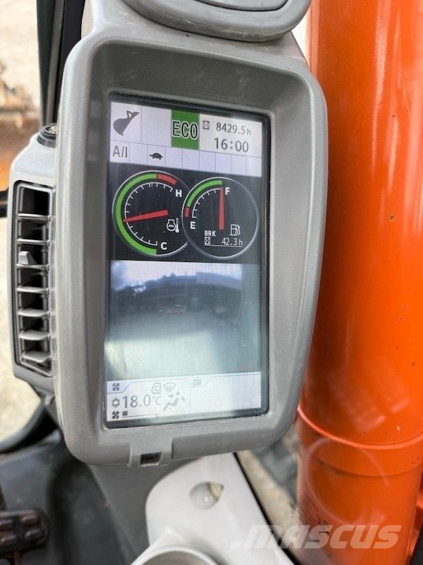 Hitachi ZX 135 US-5B Bageri gusjeničari