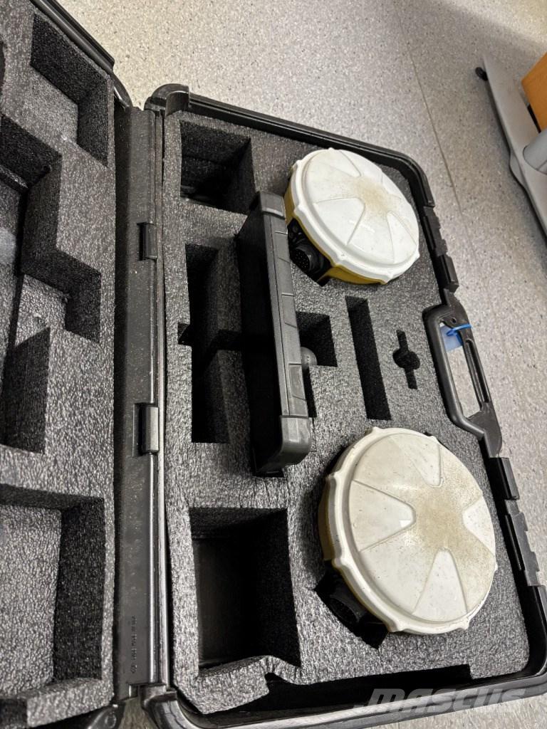 CAT M 318 Bageri na kotačima