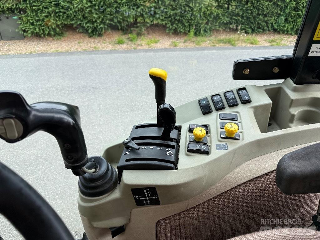 John Deere 3720 Kompaktni (mali) traktori