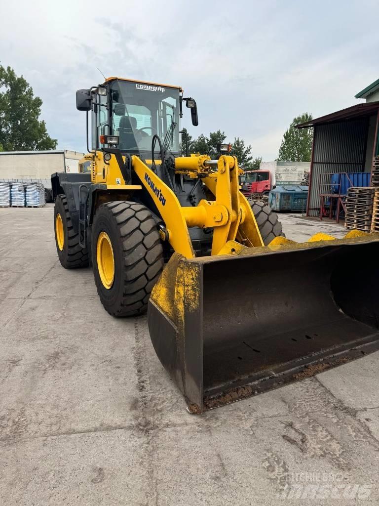 Komatsu WA250 Utovarivači na kotačima
