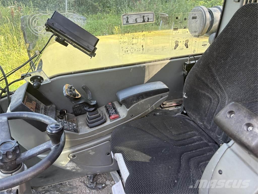 Yanmar B110W Bageri na kotačima